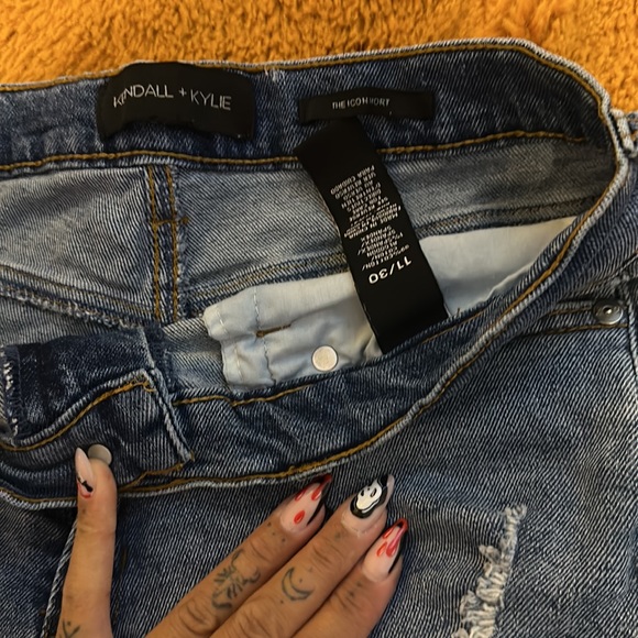 Kendal and Kylie the icon shorts size 11 (30) - Picture 3 of 3